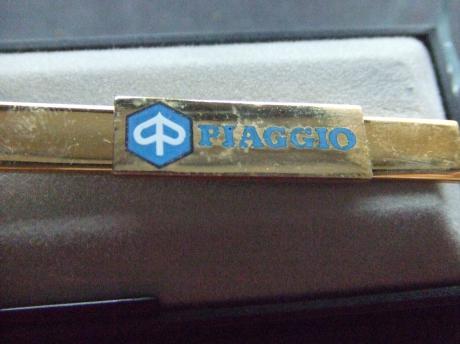 Vespa Piaggio logo emaille dasspeld in origineel doosje
